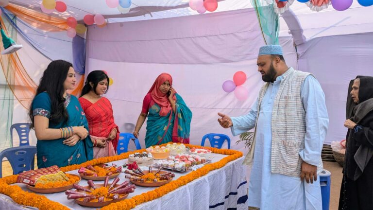 শ্রীপুরে শিরিন আওলাদ মডেল স্কুলে পিঠা উৎসব