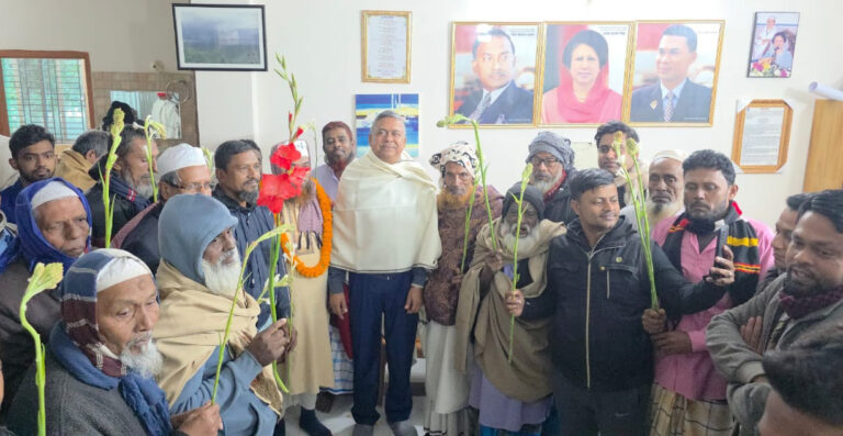 শ্রীপুরে দুই জামায়াতকর্মীসহ বিএনপিতে যোগ দিল শতাধিক মানুষ